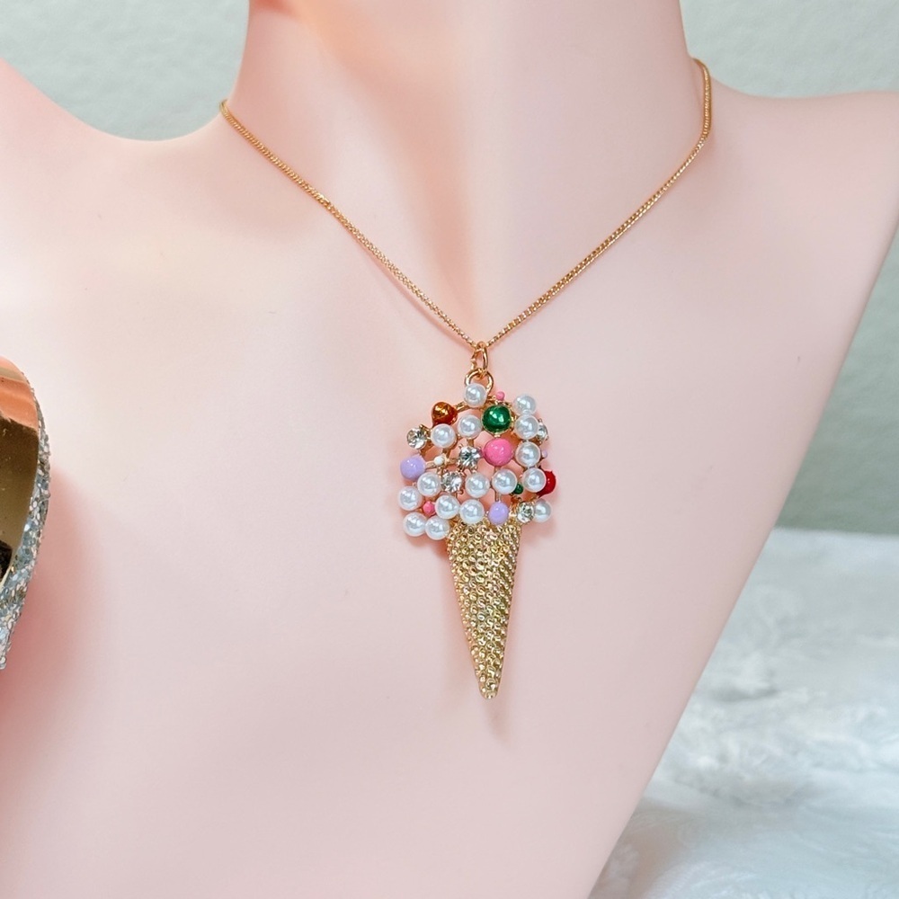 ⚜️ Gold Ice Cream Cone Pendant Necklace 🍦💎 - Picture 3 of 6